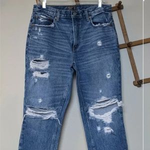 Abercrombie & Fitch mom jeans size 30 / 10 short.